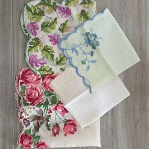 Set Of 4 Vintage Floral and Embroidered Ladies Handkerchiefs From 1940's/50's